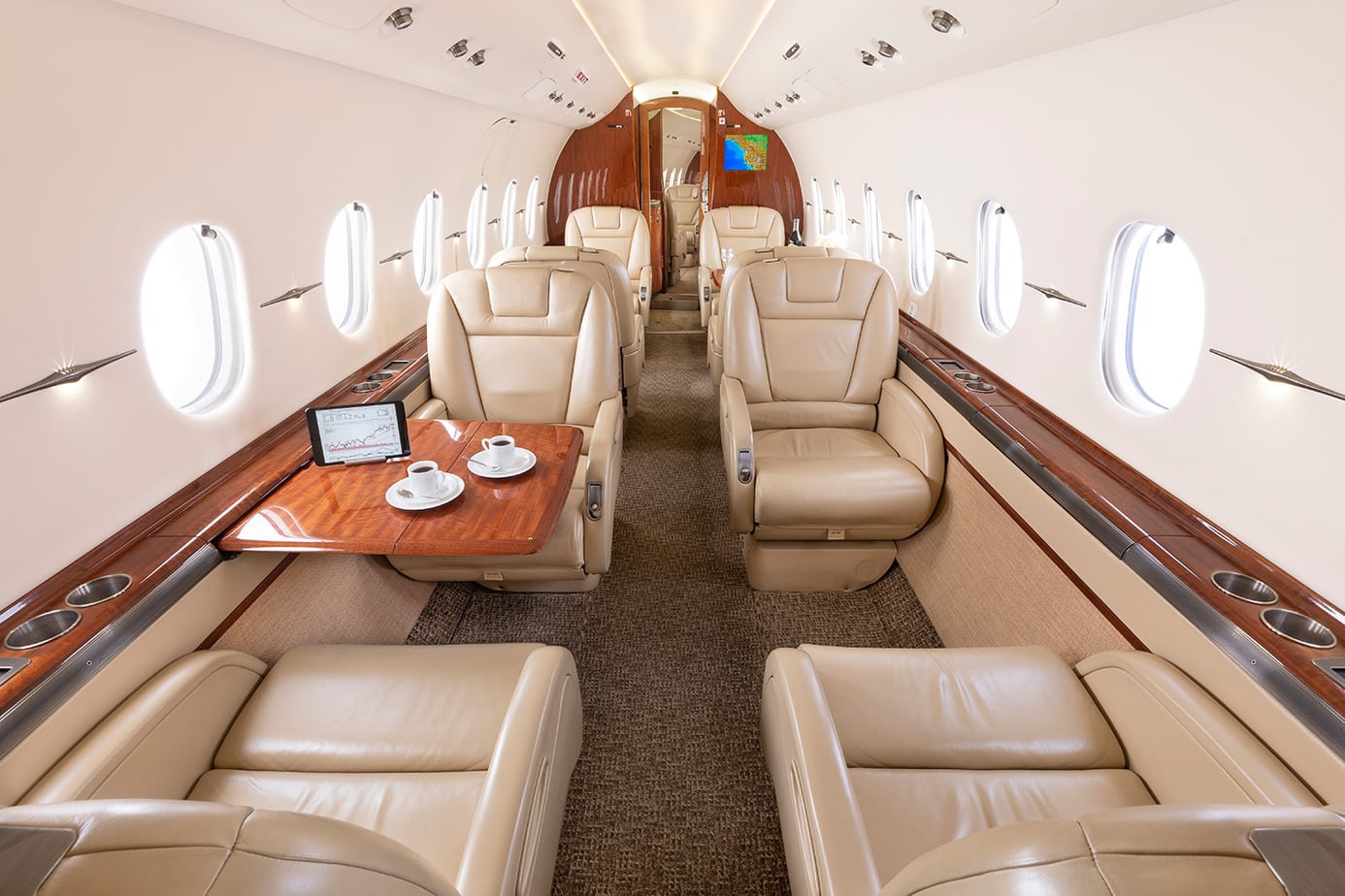 Airlines and Private jet rentals 4